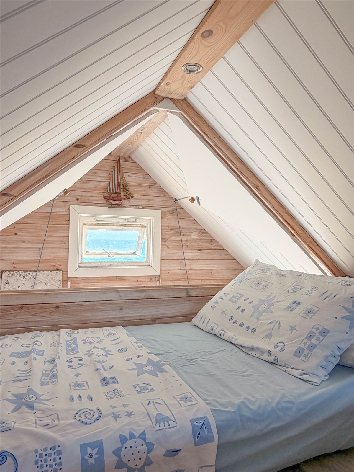 Single bed