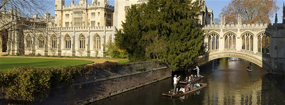 In barca sotto il Ponte dei Sospiri