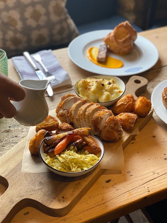 Sunday roast, Kingham Plough