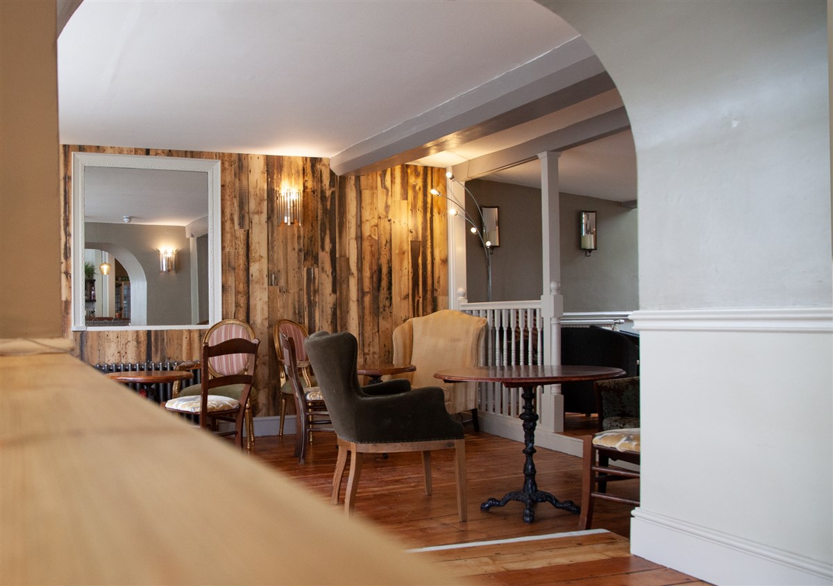 Área de bar cafetería Kings Arms
