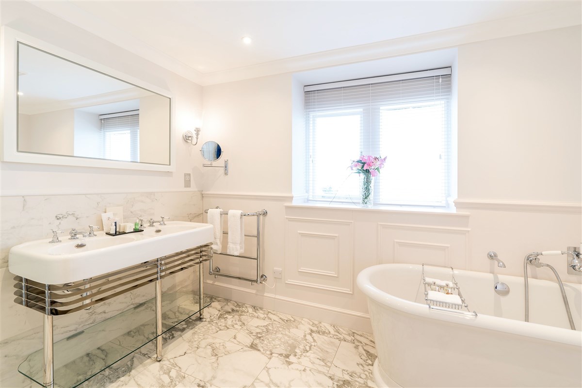 Presidential Bathroom