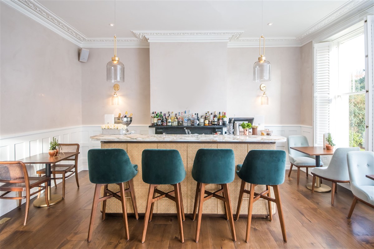 Henrietta Bar