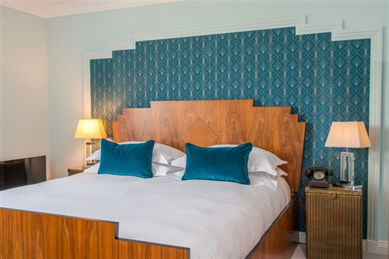 Art deco bedroom