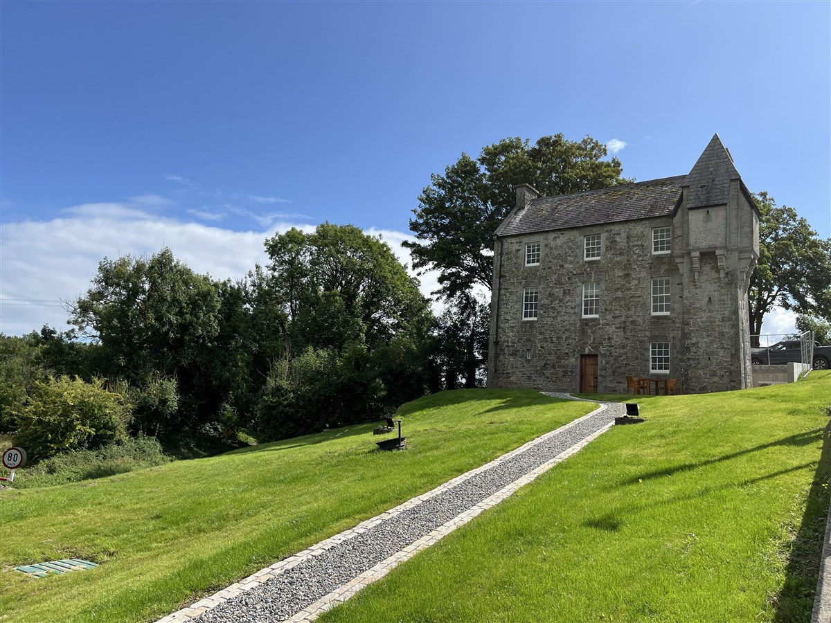 Cliff River Lodge on the Blackwater