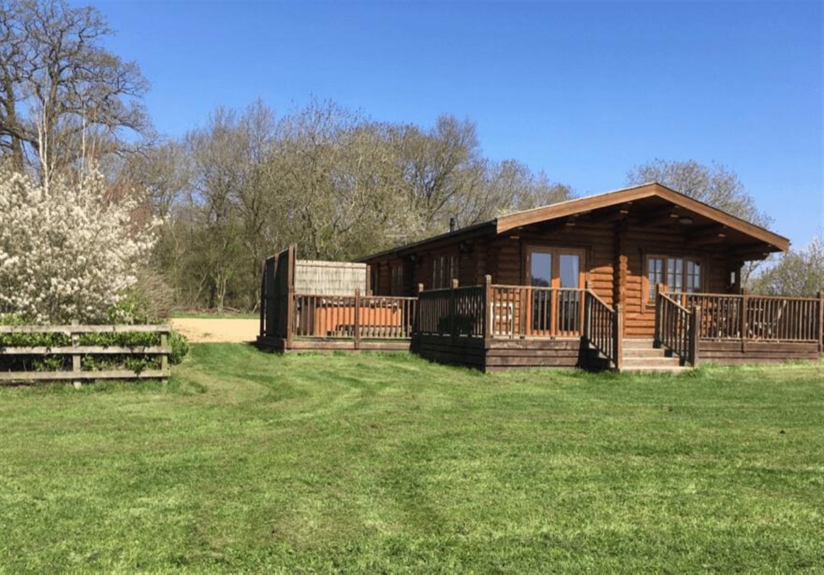 Stretton Lake Lodges