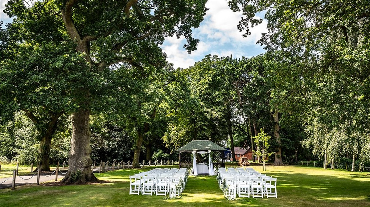 Outdoor ceremony