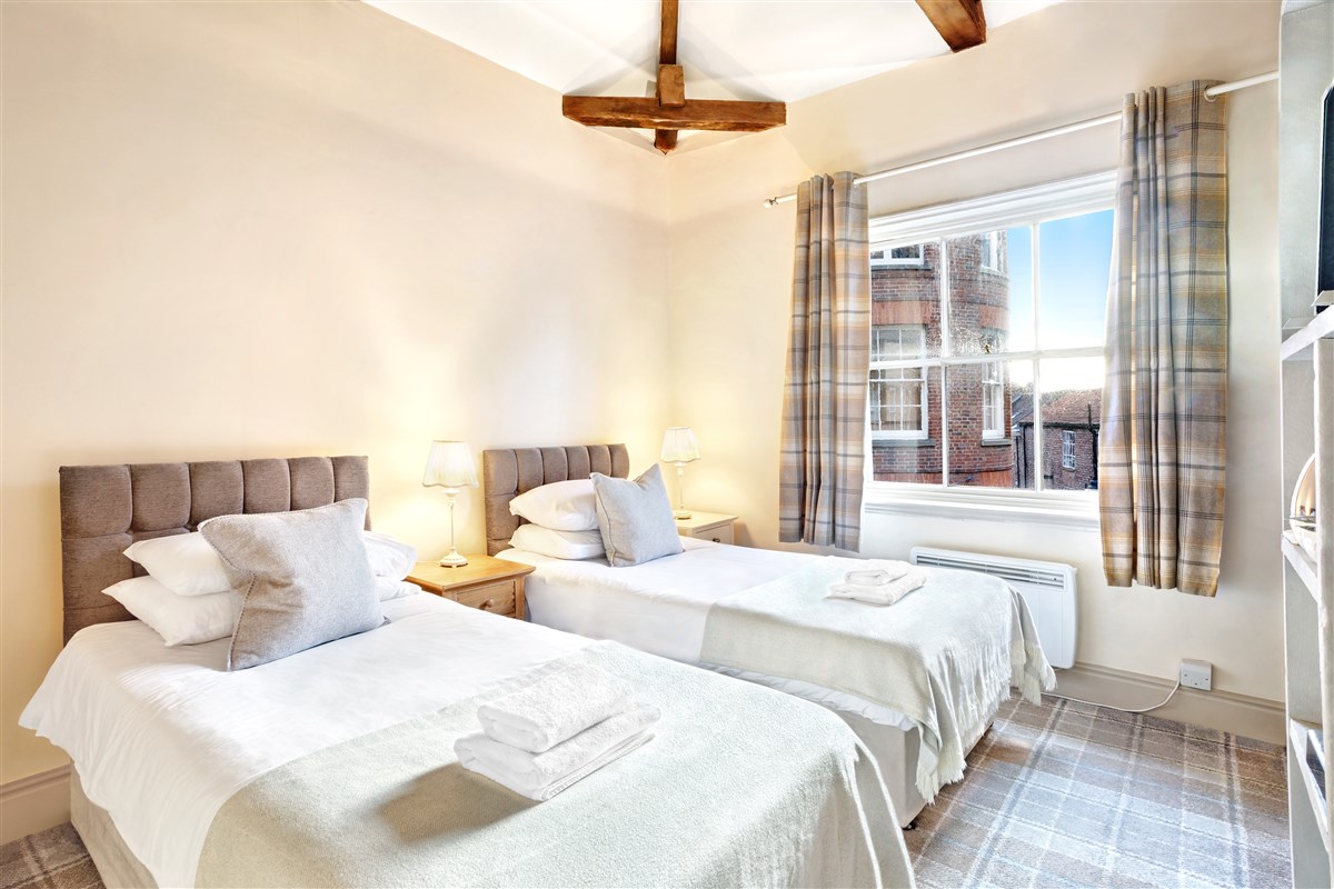 Standard Twin Room