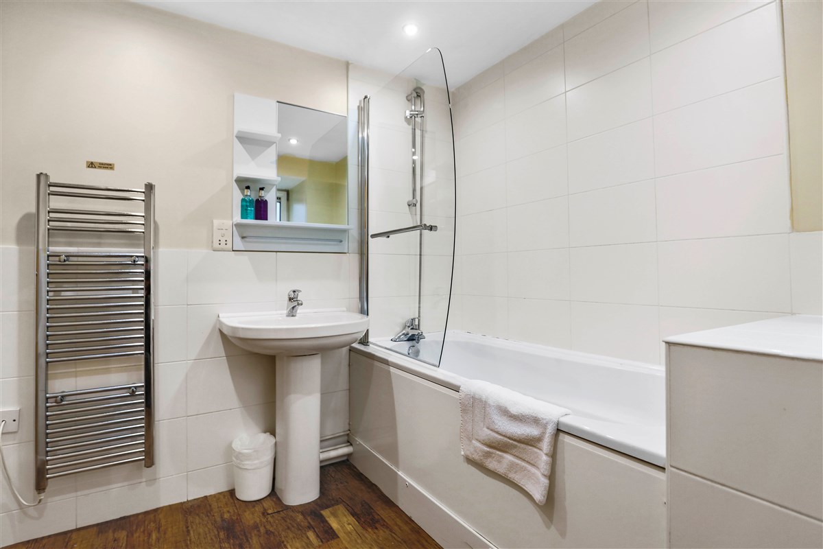 Appartamento con due camere da letto e bagno