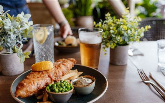 The Lakes by Yoo Bar & Kitchen, Lechdale, Cotswolds