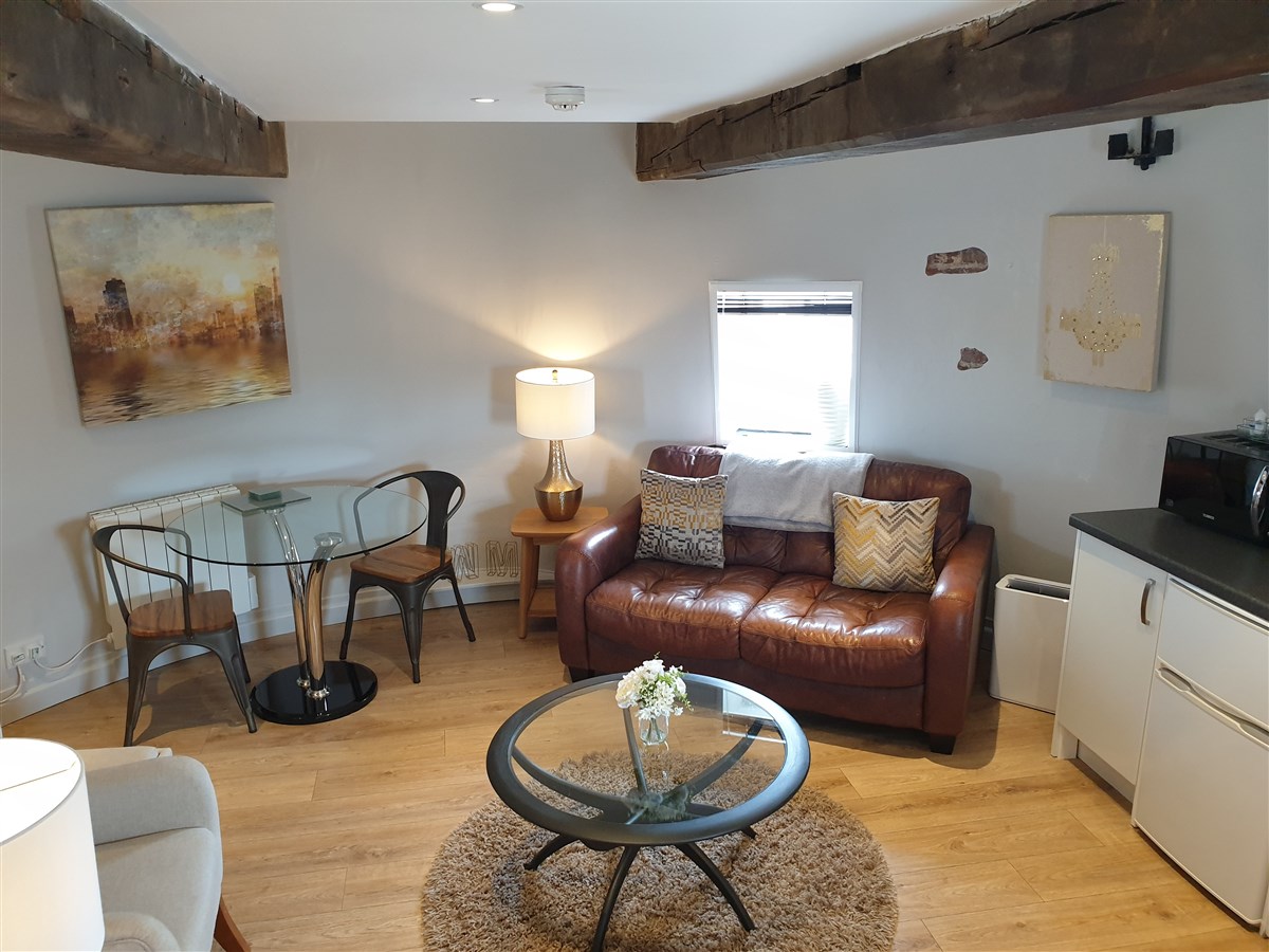 Balcony suite - Lounge/ Dining