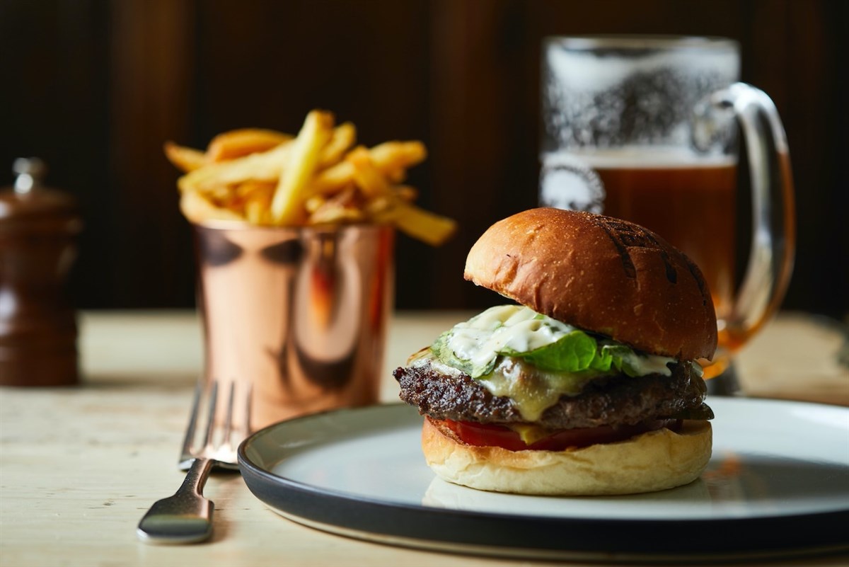 Kingham Plough Cheeseburger