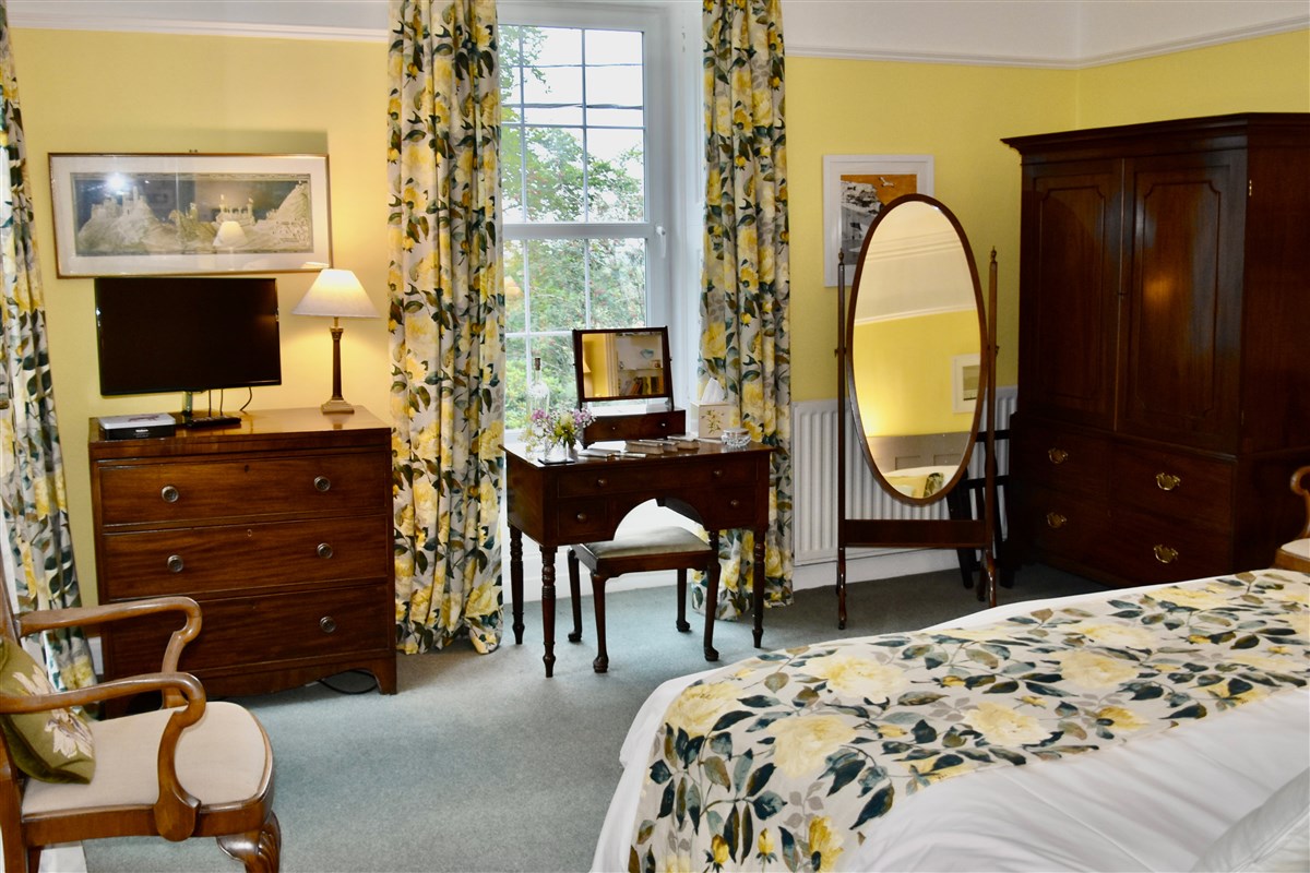 Annan Bedroom