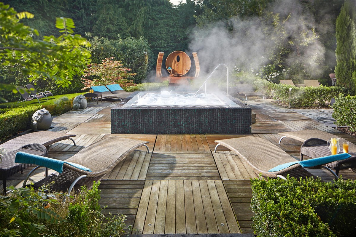 Outdoor Hot Tub at Utopia Spa