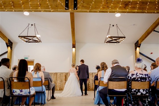 Valleyside Barn - Ceremony