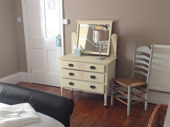 法式破旧别致的家具