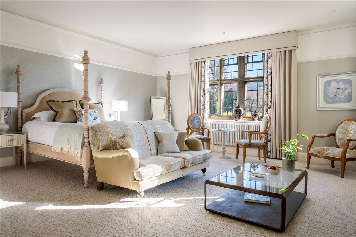 Manor Four Poster