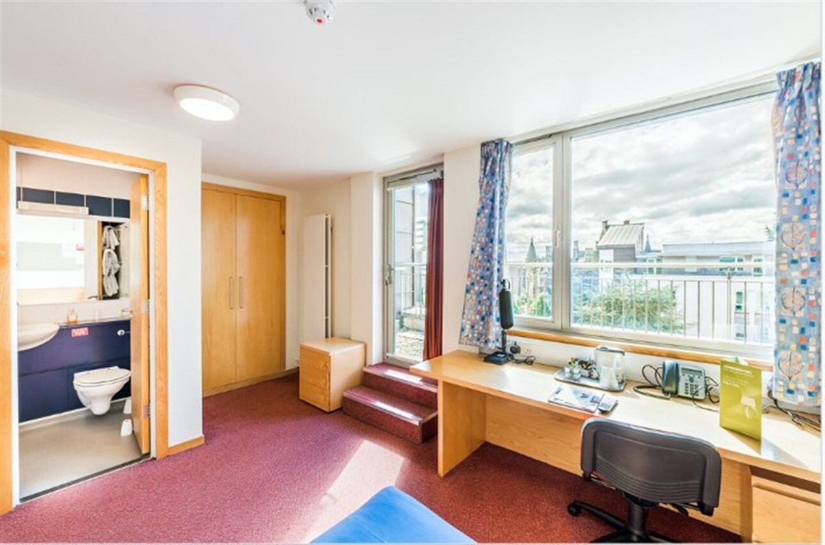 Twin Ensuite