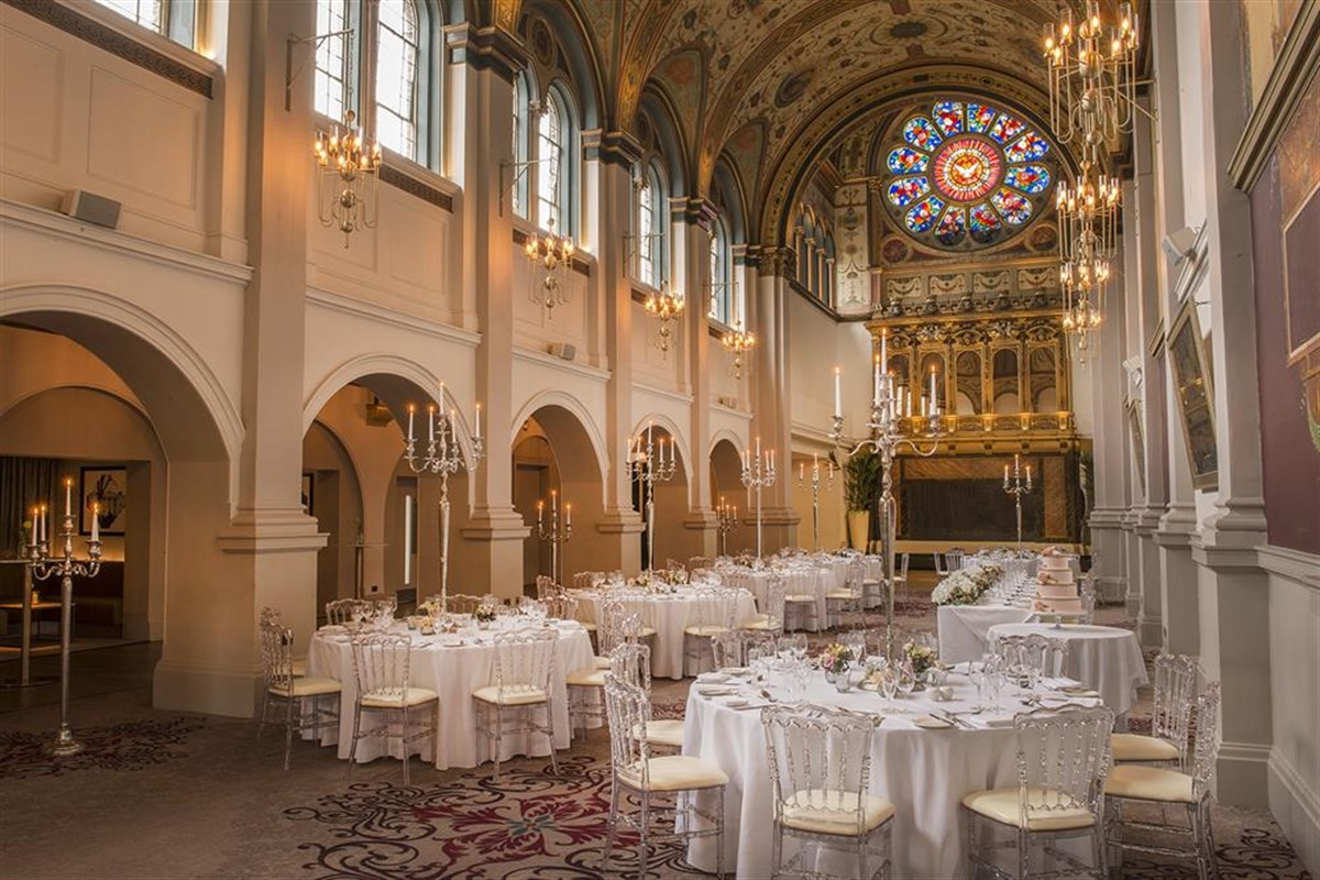 Petit-déjeuner de mariage à la chapelle