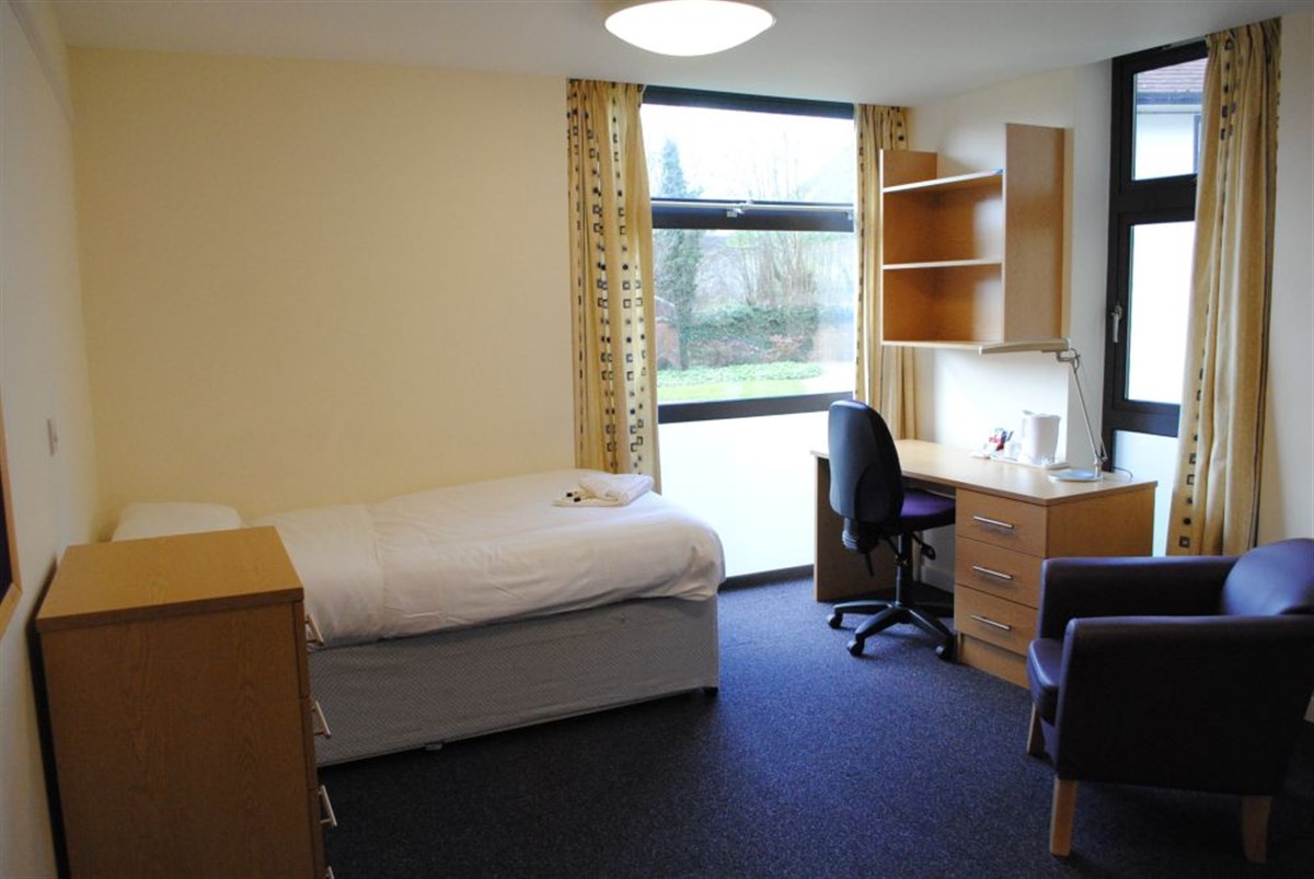 Single en suite bedroom