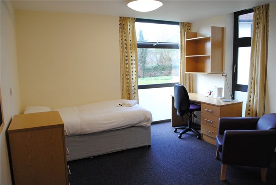 Single en suite bedroom