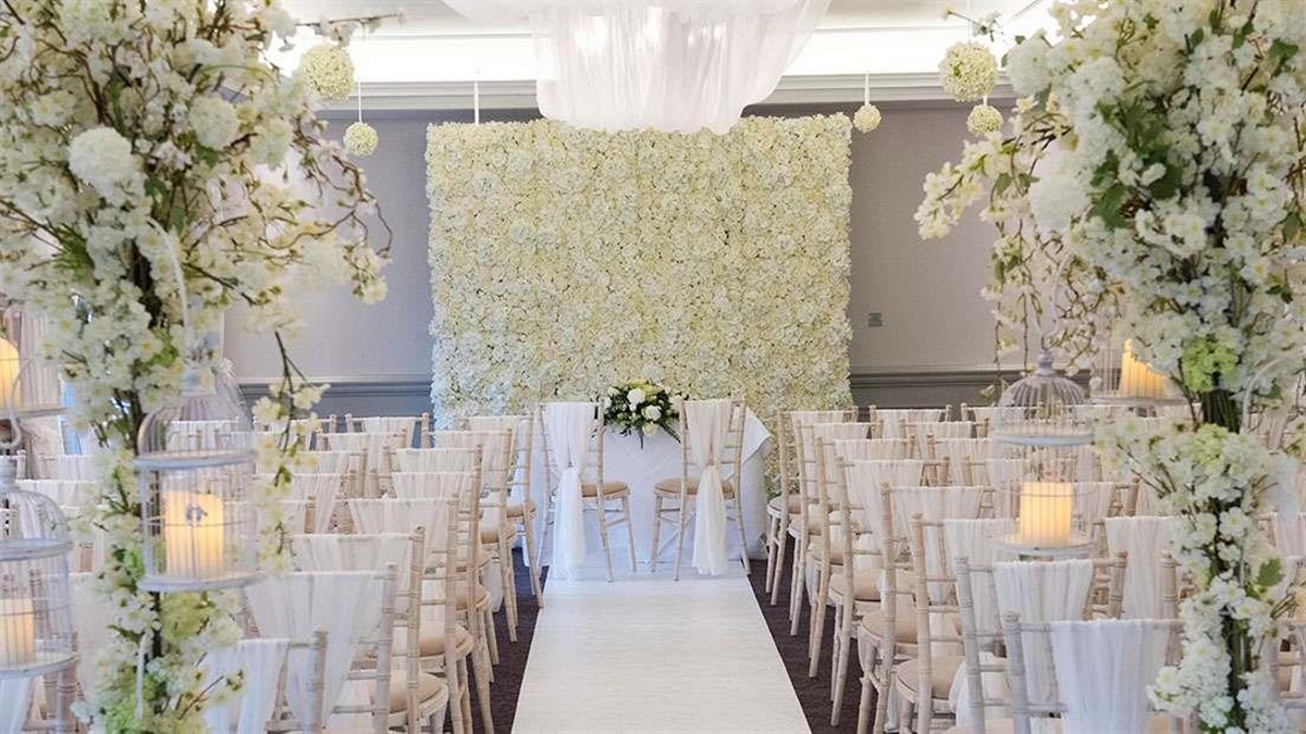 Cornwall Suite floral arrangements
