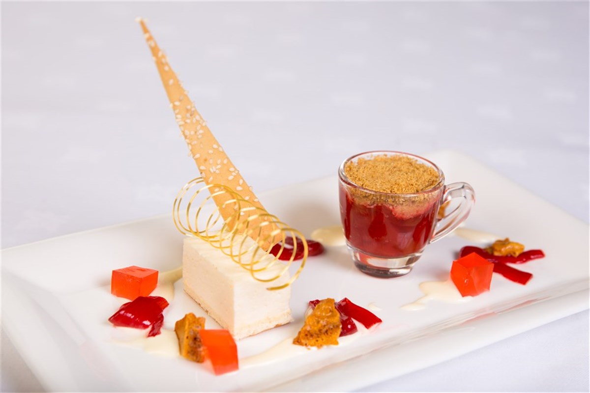 Cringletie rhubarb dessert