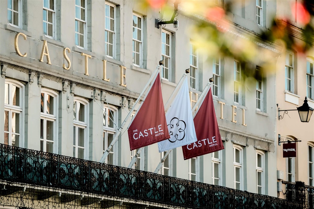 Castle Hiotel Exterior