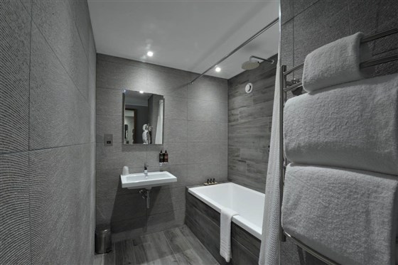 Munro Double Bathroom