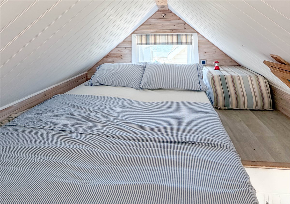 Double bed 