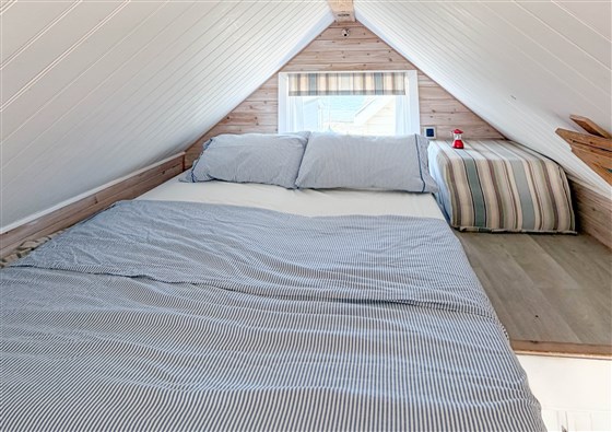 Double bed 