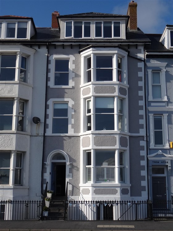 阿维尔伊莫住宿加早餐旅馆