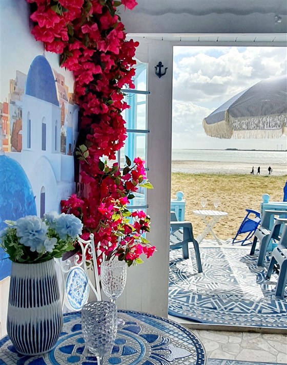 Santorini Beach Hut No. 90