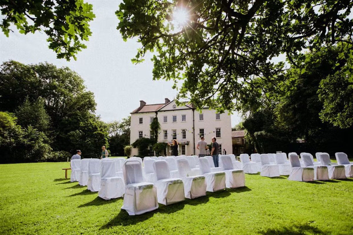 Glansevin Mansion