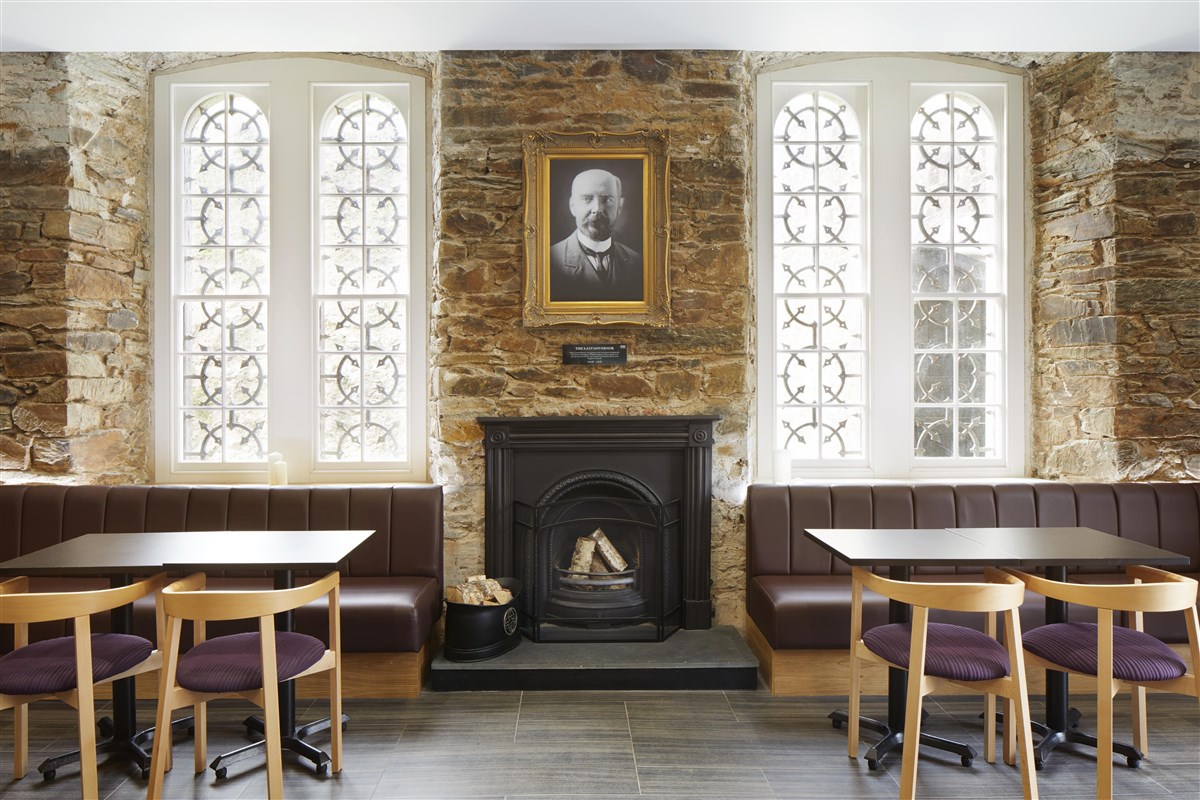 Jolly Hangman Tavern