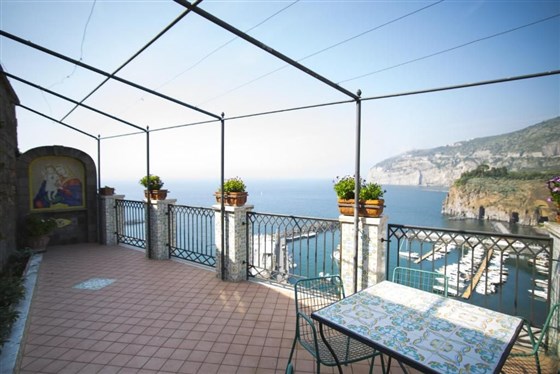 Terrasse sur la mer
