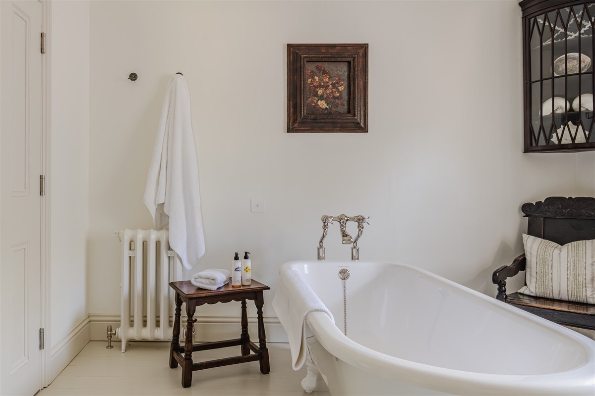 Mulberry Bathroom