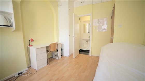 En-suite room