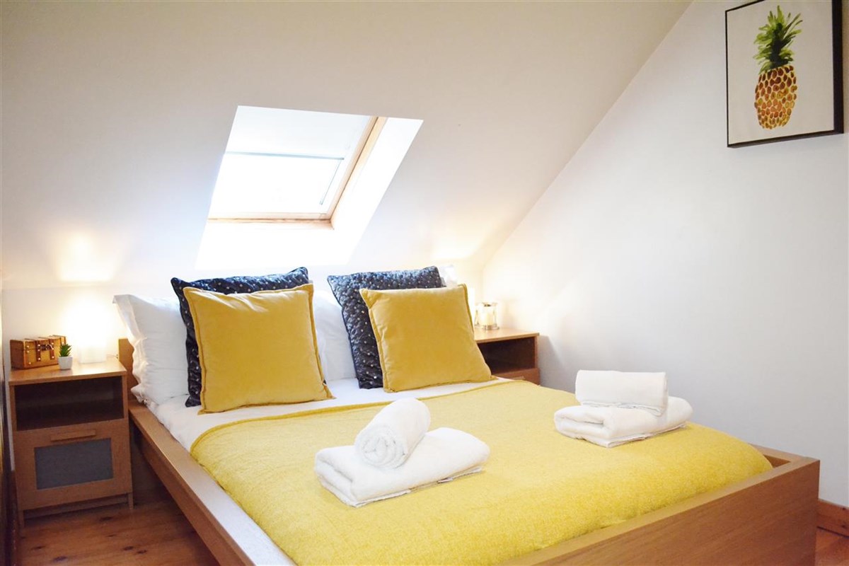 马厩公寓 - 带双人床