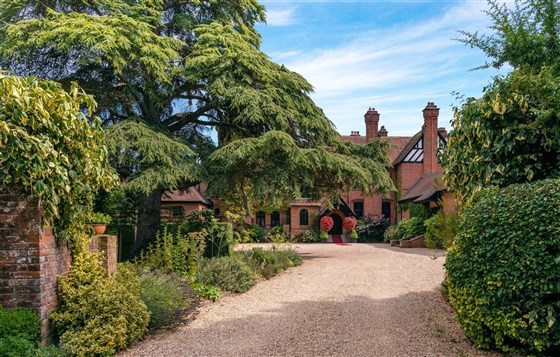 Careys Manor Hotel
