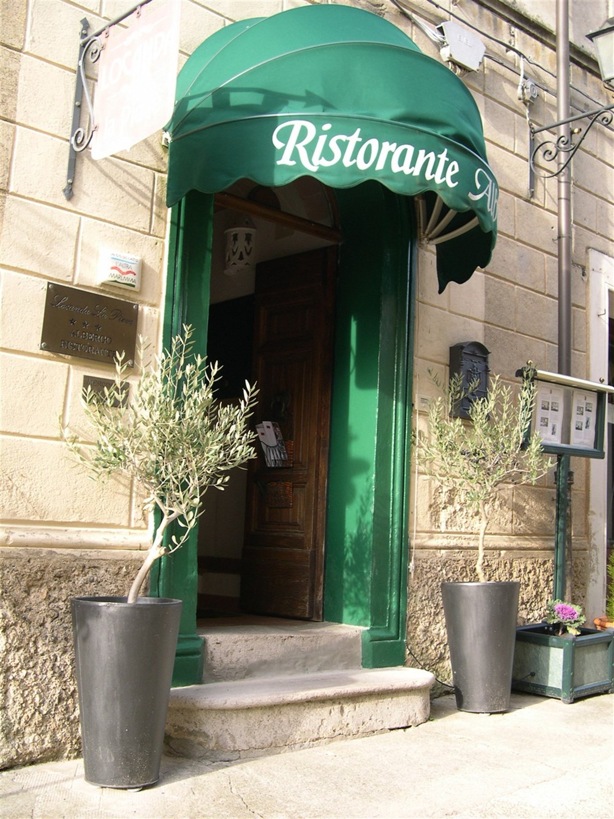 Entrance 1
