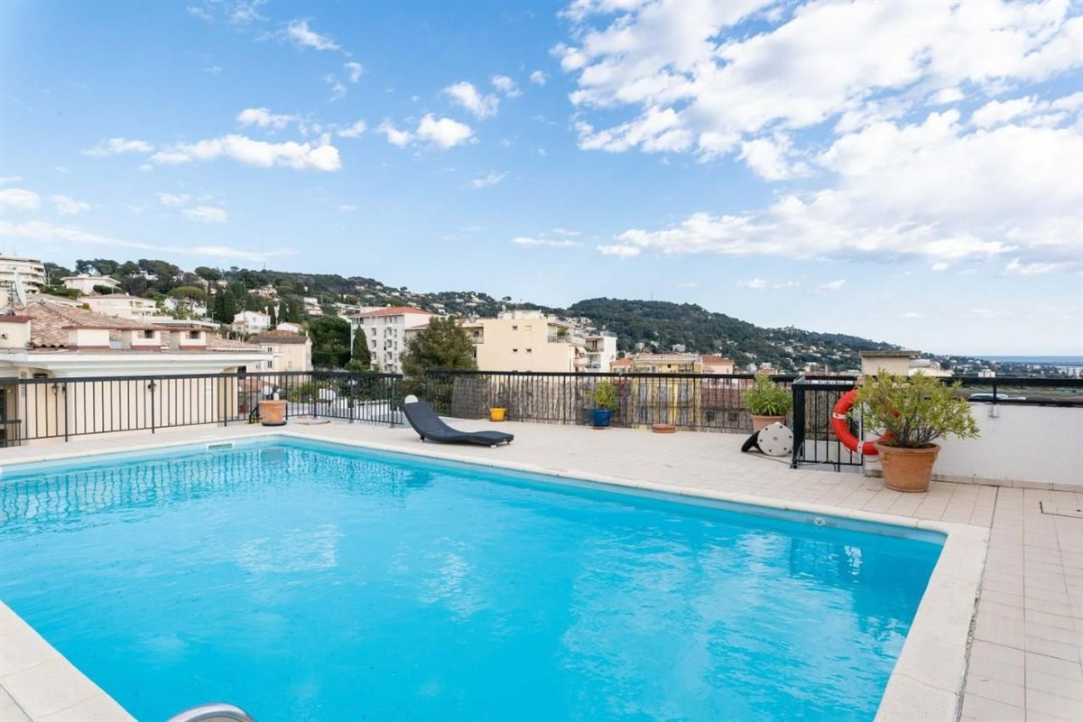 Adonis Cannes