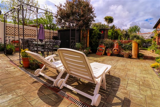 Patio con jardín