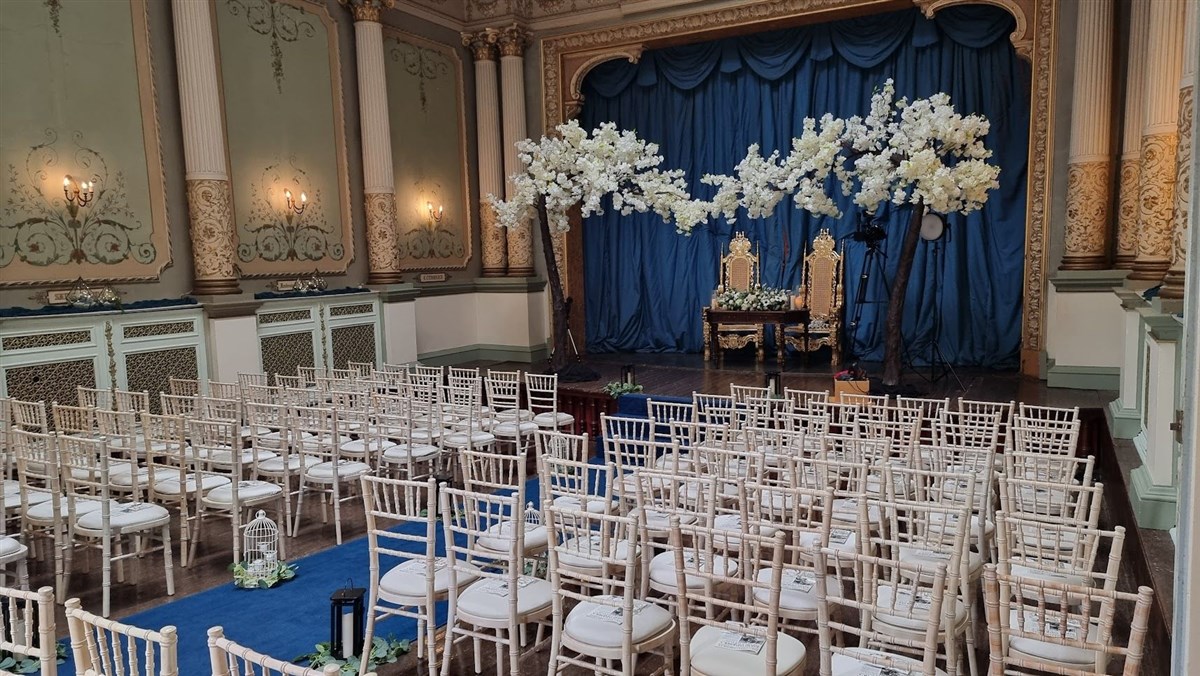 Free Chivari Chairs for use in your Ceremony