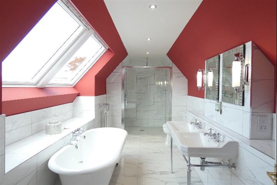 Honeymoon Suite en-suite