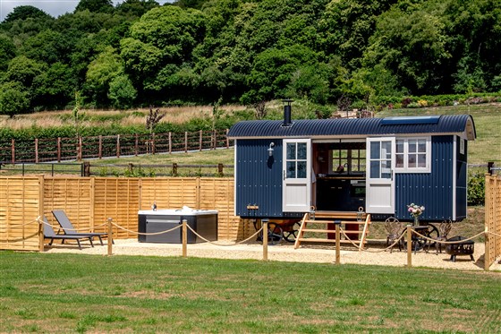 Luxury Shepherds Hut in Devon with a private hot tub
