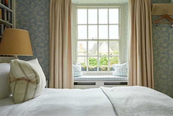 Bedroom, The Kingham Plough
