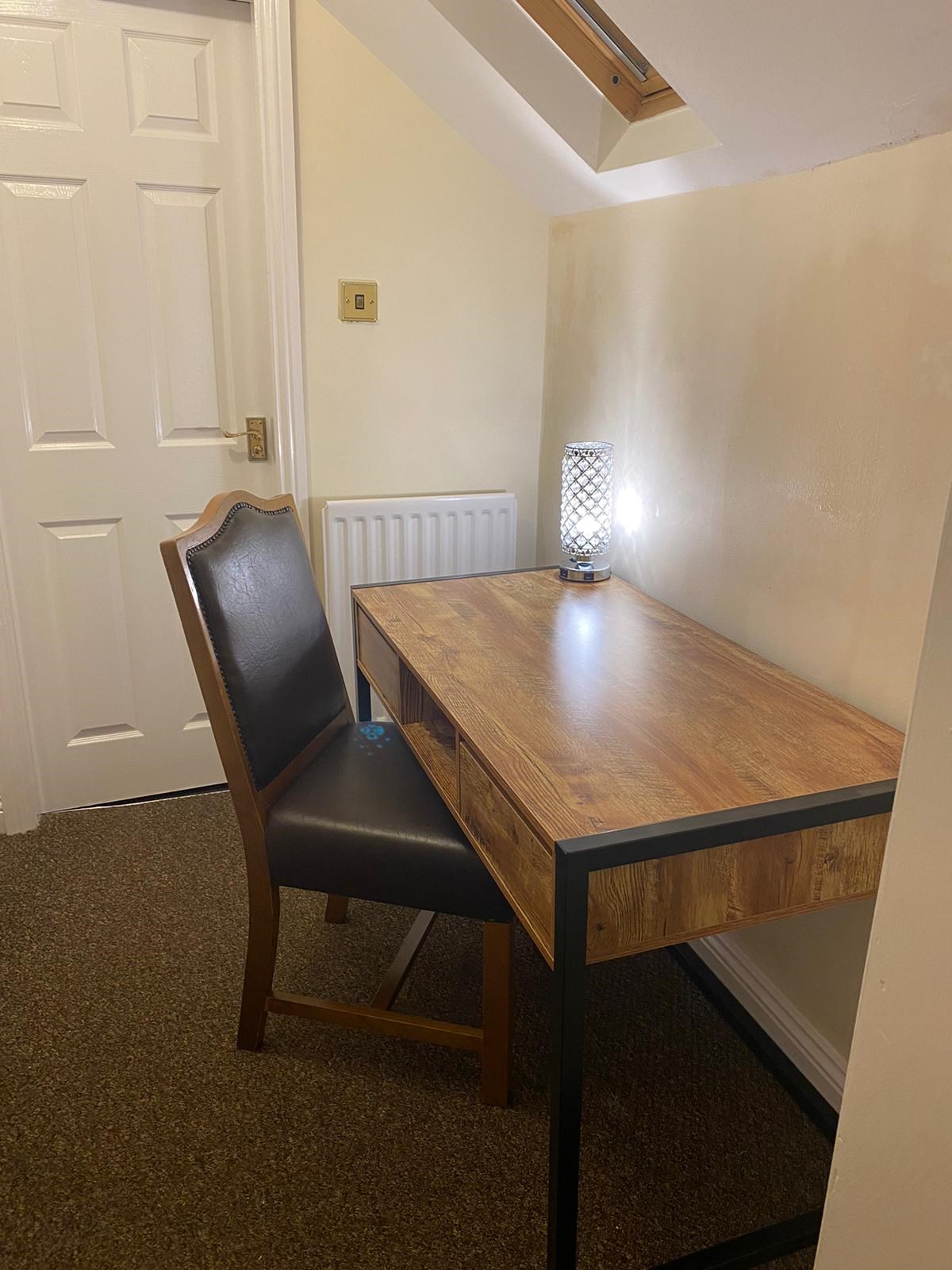 Room 4 Work Station (Small Double)