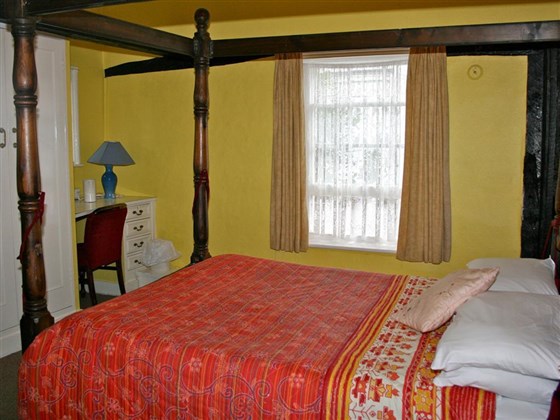 The Bent Arms, Lindfield