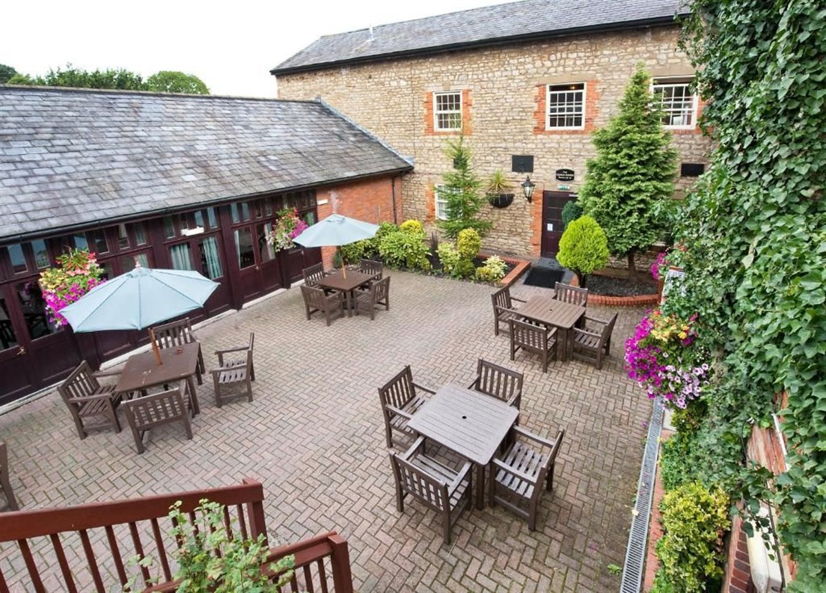Cock Hotel 