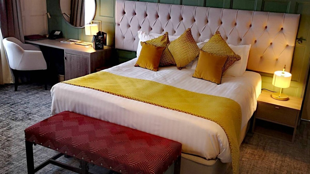 Hatherley Manor Hotel & Spa